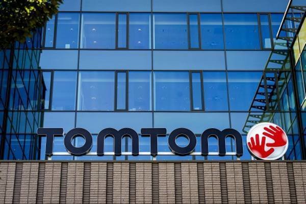 2015-07-21 10:07:51 AMSTERDAM - Exterieur van het kantoor van TomTom in Amsterdam. TomTom heeft in het tweede kwartaal de omzet met 5 procent weten op te voeren tot 265 miljoen euro, maakte de navigatiespecialist bekend tijdens de presentatie van de kwartaalcijfers. ANP ROBIN VAN LONKHUIJSEN